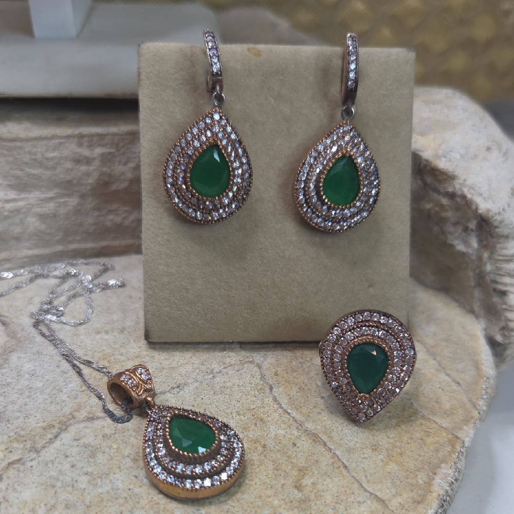 Vintage Emerald Green 925 Silver Teardrop Jewelry Set